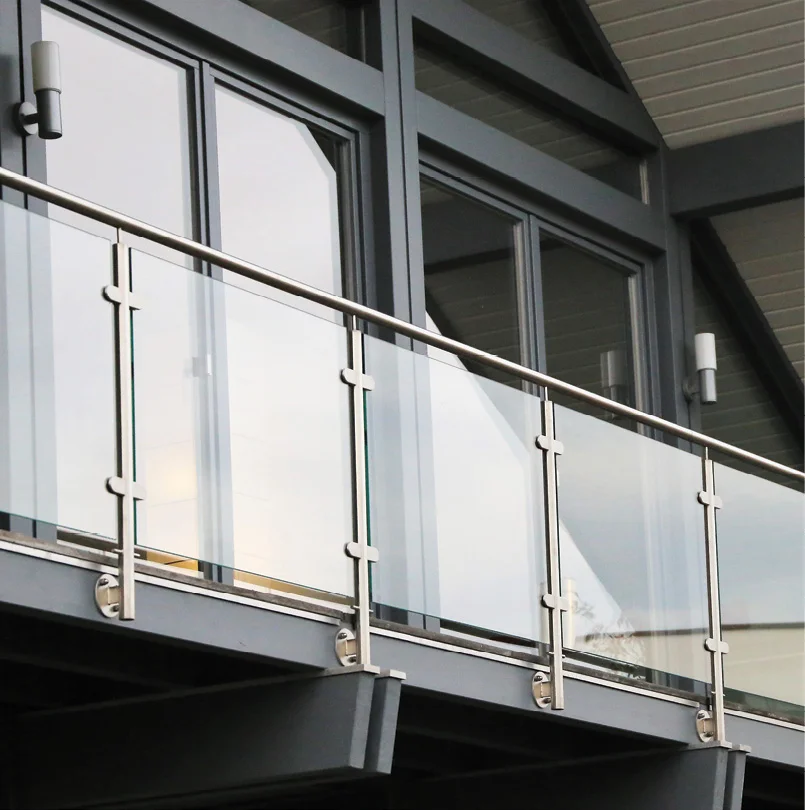 Architectural glass balustrade install